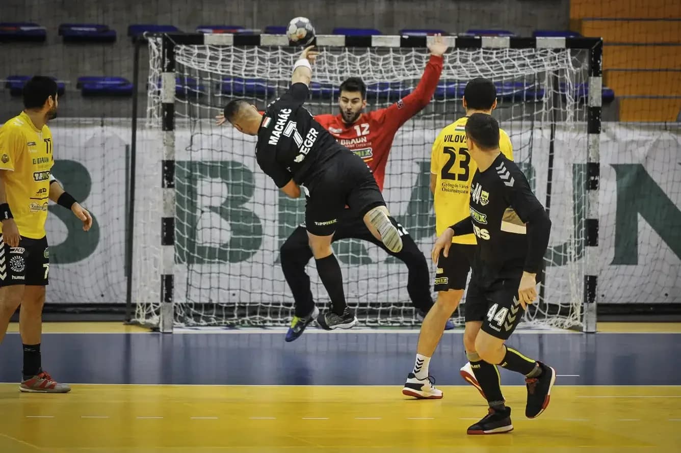 V súboji maďarských klubov Slovákov remíza a 6 gólov Macháča, obrat FTC