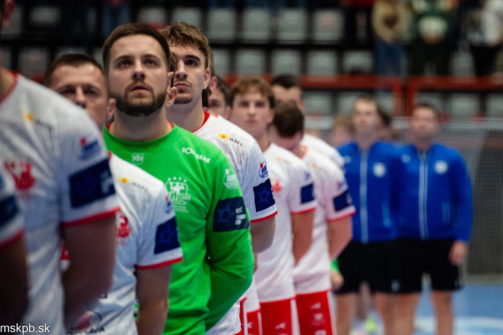 HANDBALL EXTRALIGA: V PREDOHRÁVKE 8. KOLA LÍDER HOSTÍ AGRO A ŠKP CHCE ZASTAVIŤ ROZBEHNUTÉ BOJNICE
