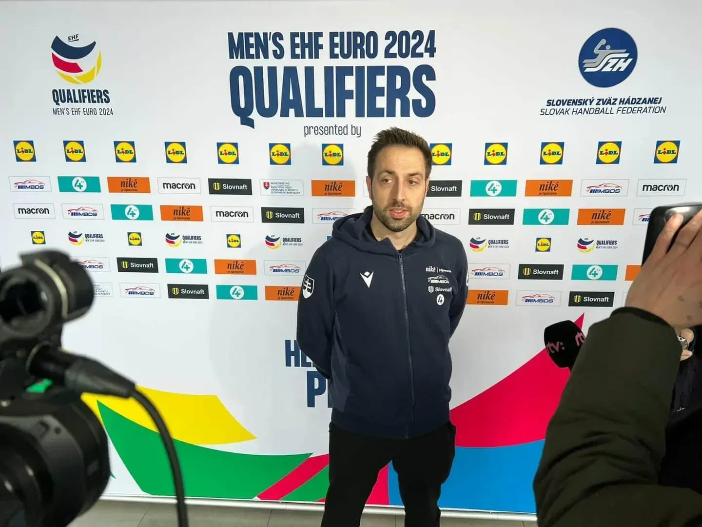 Repre muži: Zlepšiť sa vo všetkých smeroch a zvíťaziť, Slováci potrebujú aj podporu z hľadiska