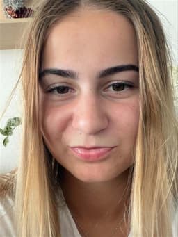 Adrienn FRÜHVALD