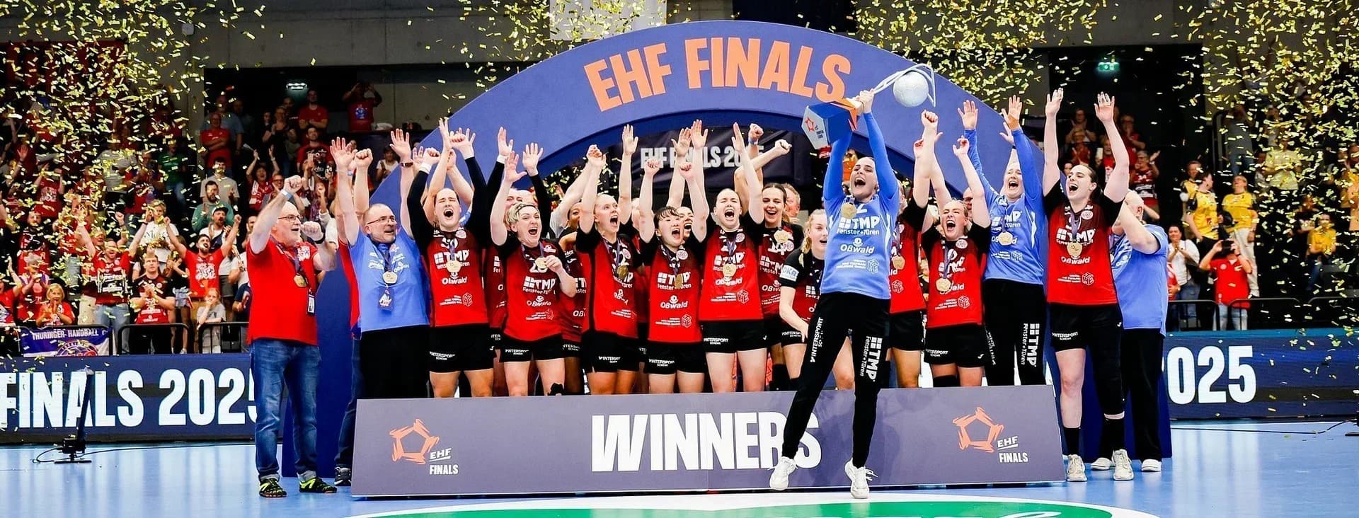 SOM VĎAČNÁ, ŽE MÔŽEM BYŤ SÚČASŤOU TOHTO TÍMU, HOVORÍ LÝDIA JAKUBISOVÁ, KTORÁ OSLAVUJE S THÜRINGEROM TRIUMF V EURÓPSKEJ LIGE 