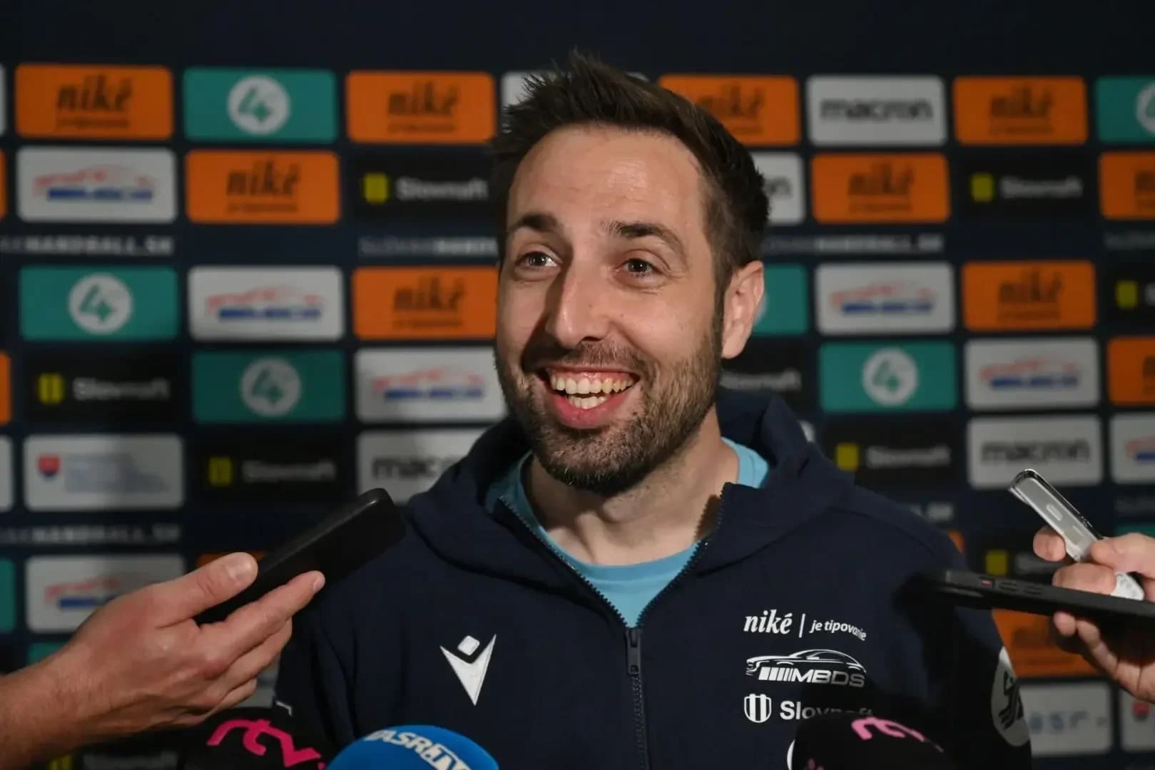 Repre muži: Zraz v Hlohovci s navrátilcom Urbanom i lúčiacim sa Straňovským