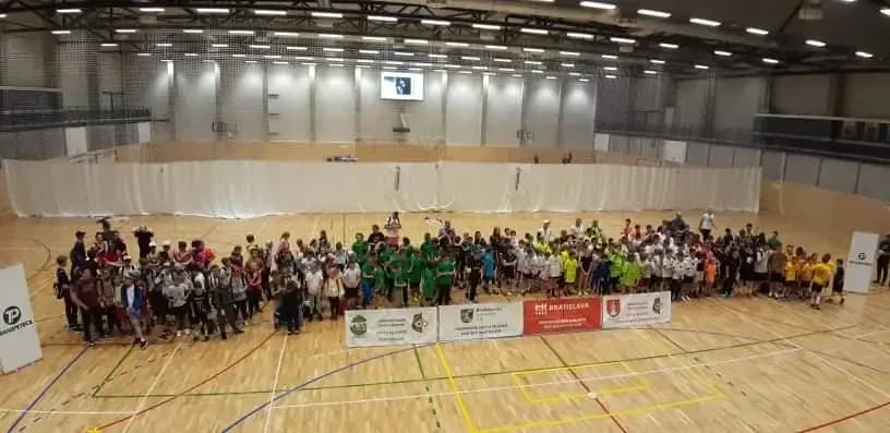 V Dome športu takmer tri desiatky tímov na turnaji Minihandball ligy