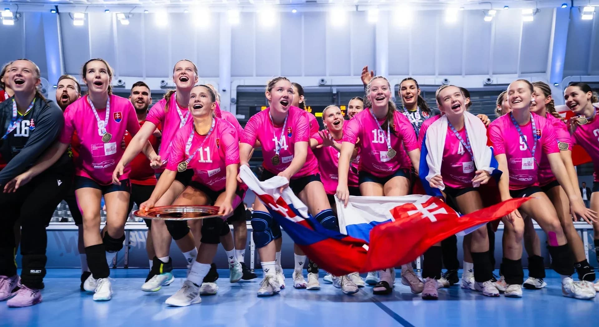 ZAJTRA VYHLÁSIA ŠPORTOVCA ROKA. ZLATÉ KADETKY MAJÚ NA DOSAH TRIUMF V KATEGÓRII KOLEKTÍV ROKA 2025