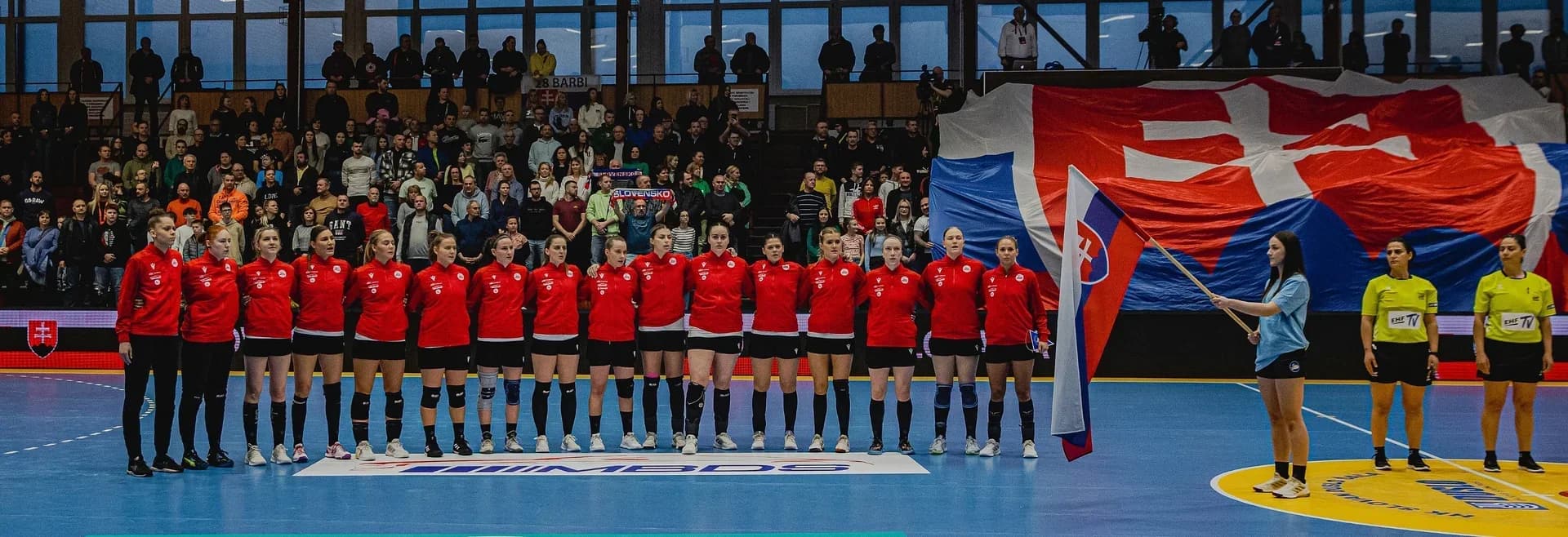 Repre ženy: Némethová a Györiová zranené, Dueňas donominoval Pénzes