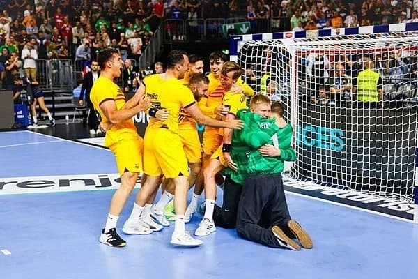 LM mužov: Tesný barcelonský triumf, vo finále v akcii aj Slovák V. Rančík