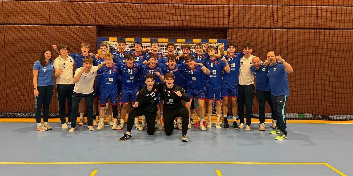 STOPECENTNÁ ÚSPEŠNOSŤ NAŠICH REPREZENTAČNÝCH TÍMOV. V PIATOK VŠETKY TRI KATEGÓRIE ZVÍŤAZILI A SÚ PRIPRAVENÉ NA SOBOTŇAJŠIE ODVETY