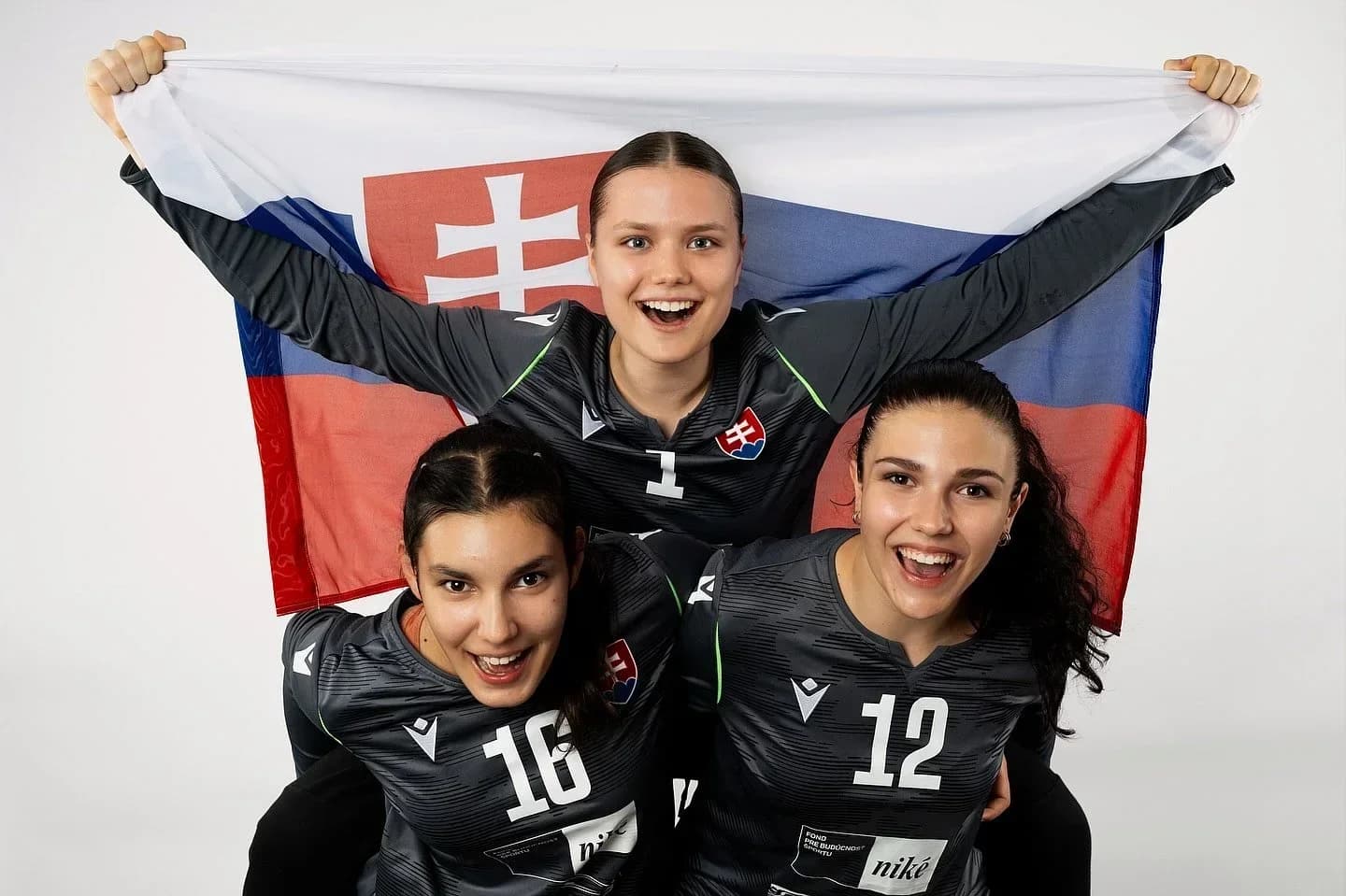 REPRE PREDKADETKY: Prvé víťazstvo Sloveniek na European Open, v základnej skupine na 4. mieste