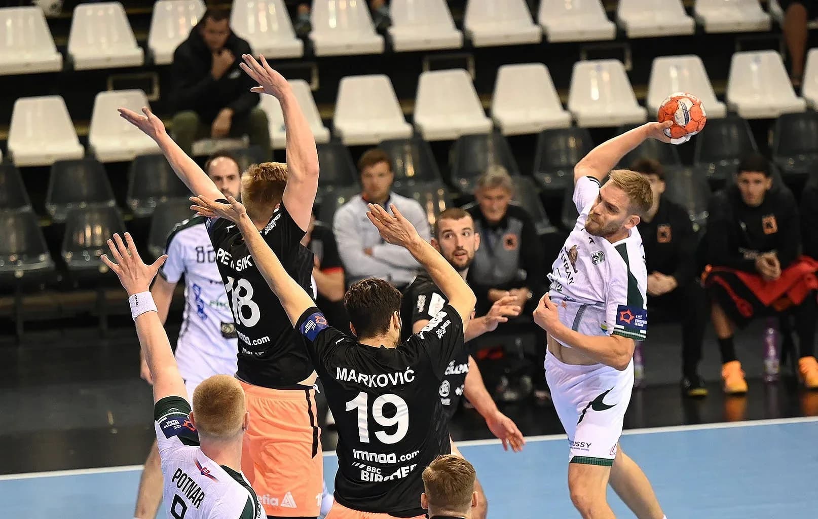EL mužov: Hladká prehra Prešova