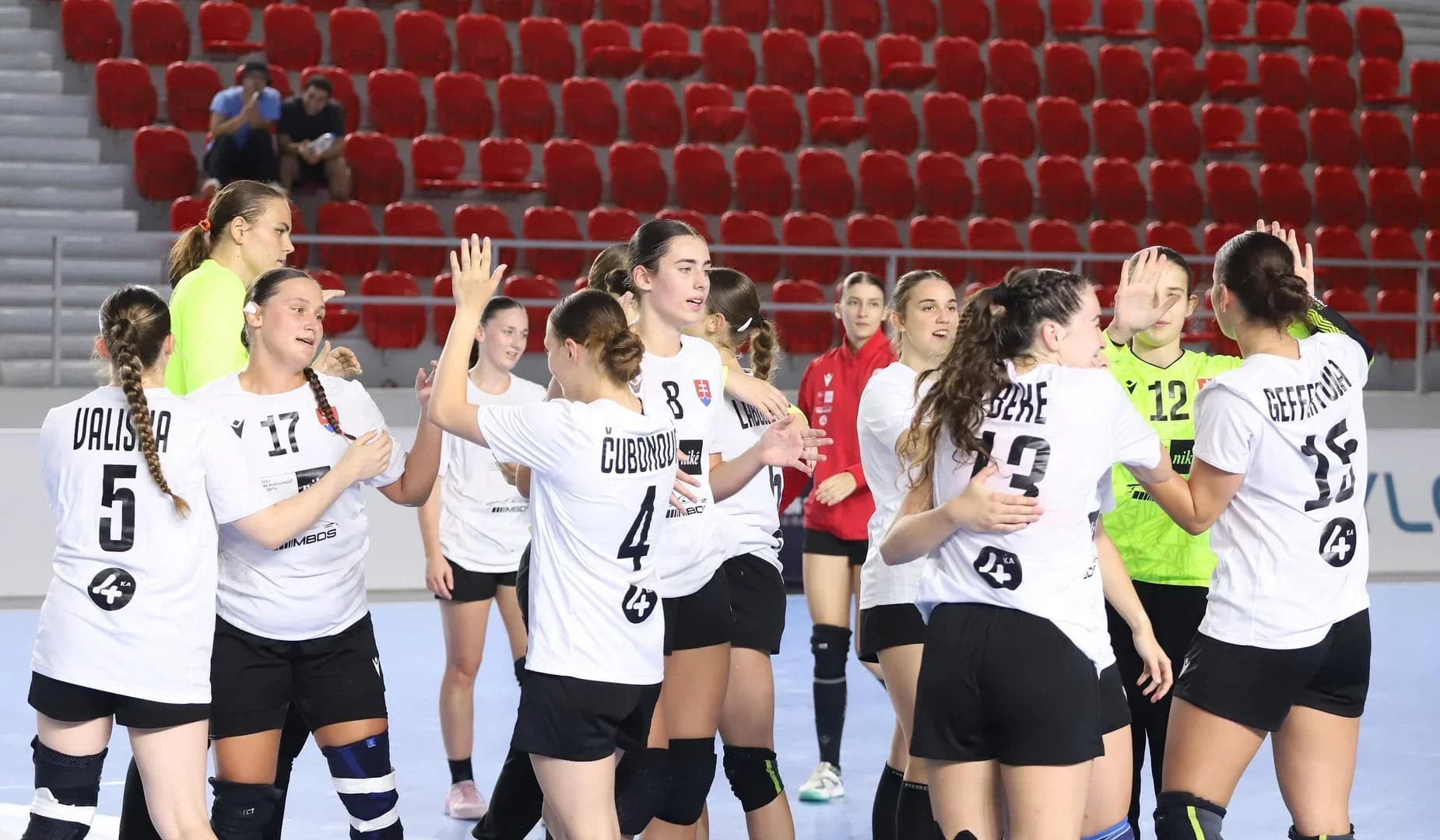 EHF CHAMPIONSHIP 2025: SLOVENKY NEZAVÁHALI ANI V SEMIFINÁLE A V NEDEĽU ZABOJUJÚ O TROFEJ PROTI UKRAJINKÁM