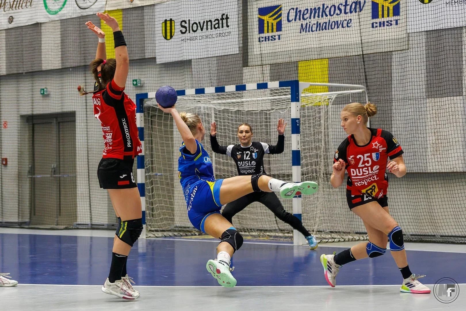VYHRAJÚ SLOVENSKÝ POHÁR V SOBOTU HÁDZANÁRKY ŠALE ALEBO MICHALOVIEC? TRÉNERI SA ZHODUJÚ, ŽE ZÁPAS NEMÁ FAVORITA