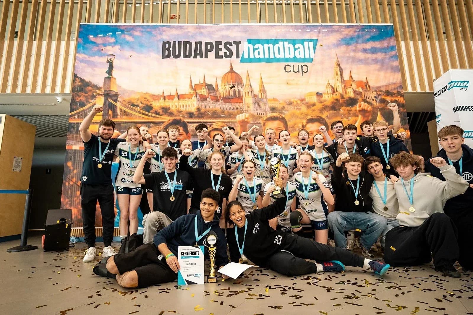 DORASTENCI A DORASTENKY ZO ZÁHORIA ZAŽIARILI V BUDAPEŠTI