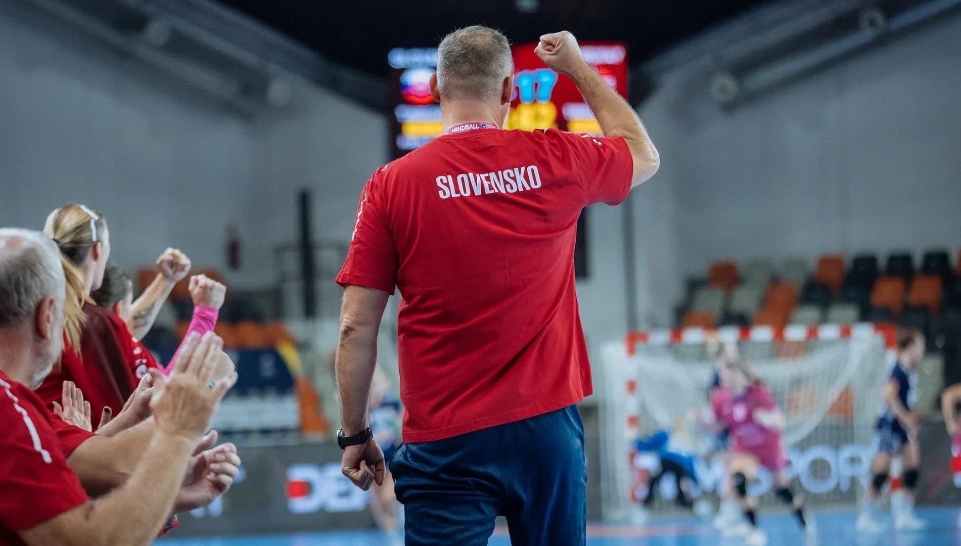 TRÉNER JAN BEŇADIK PO ROKU PRI ŽENSKEJ REPREZENTÁCII: OKTÓBROVÝ ZÁPAS S NÓRKAMI V BRATISLAVE NÁS AKO TÍM VÝRAZNE POSUNUL