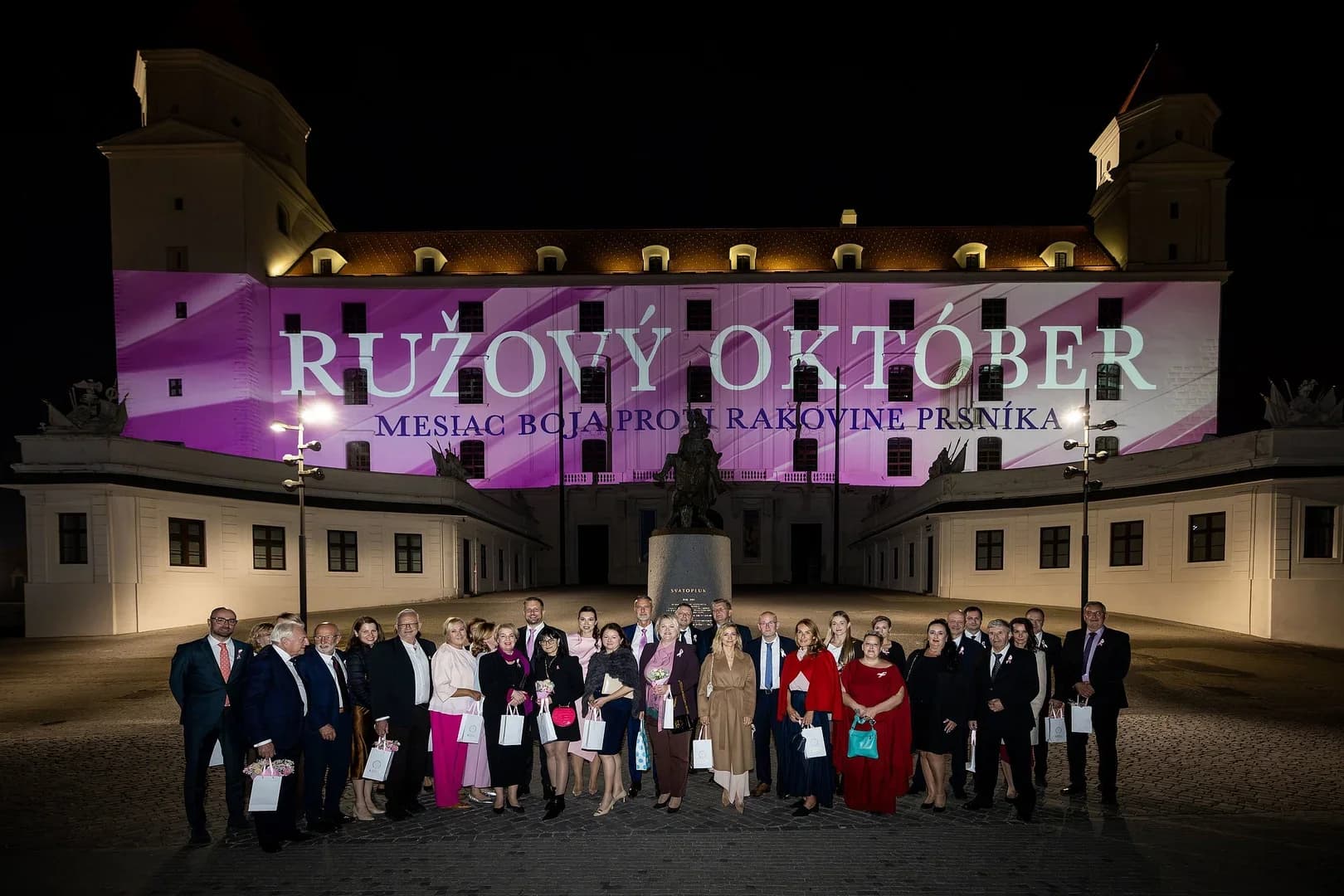 RUŽOVÁ NA HRADE: NA SLÁVNOSTNEJ VEČERI SA ZÚČASTNILA AJ NAŠA KAPITÁNKA