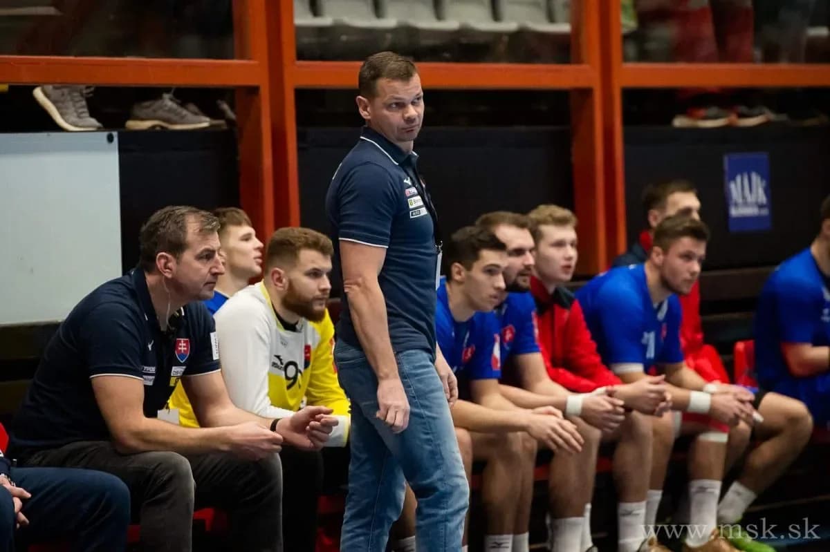 Anketa! Radoslav Antl: Heister mu kúpil hamburger ako svet, Petro mu nosil v igelitkách kilá sladkostí. A do kina chodil, keď bol ešte Vinnetou mladý...