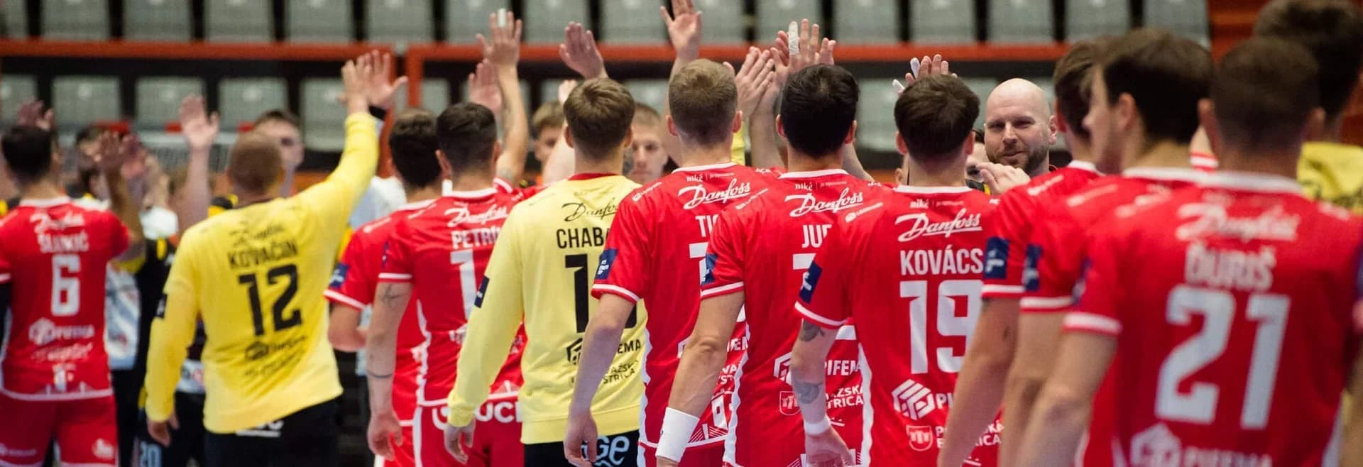 NHE: V PRVOM KOLE NOVEJ SEZÓNY TOPOĽČANY VÍŤAZNE NA ŠKP, KOŠICE ZVÍŤAZILI O 15 GÓLOV U ZÁHORÁKOV A FAVORITI BEZ ZAVÁHANIA
