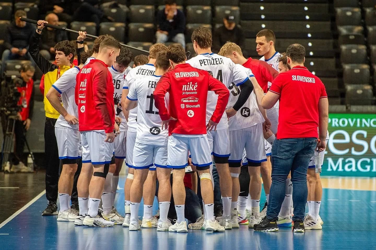 REPRE MUŽI: HUDÁK S FILIPOM VYBRALI 18 HRÁČOV NA PRVÝ KEMP V ŠAMORÍNE
