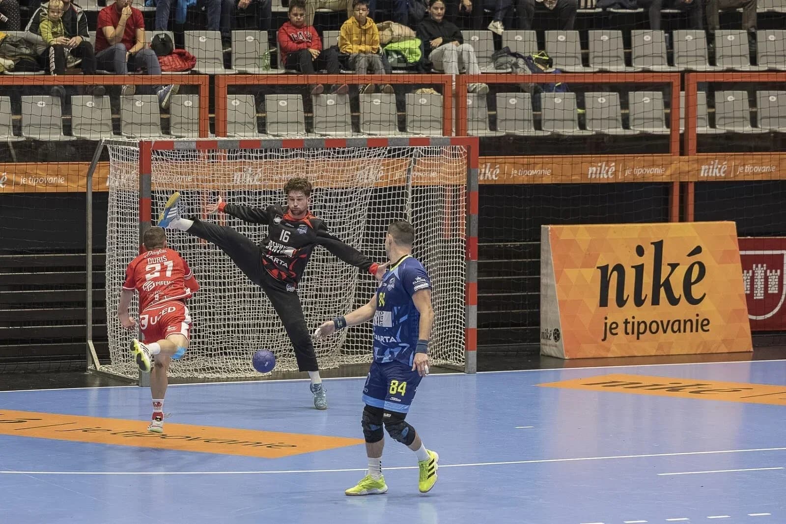 NIKÉ HANDBALL EXTRALIGA JE SPÄŤ