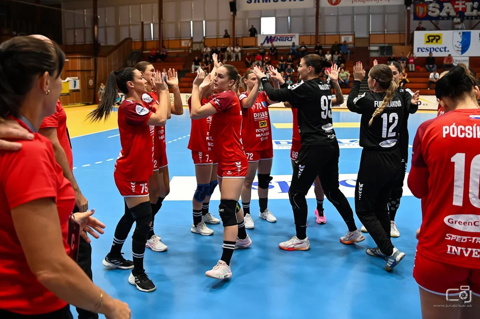 EURÓPSKE SÚŤAŽE: SLOVENSKÉ TÍMY SPOZNALI SÚPERKY V 3. KOLE EURÓPSKEHO POHÁRA EHF